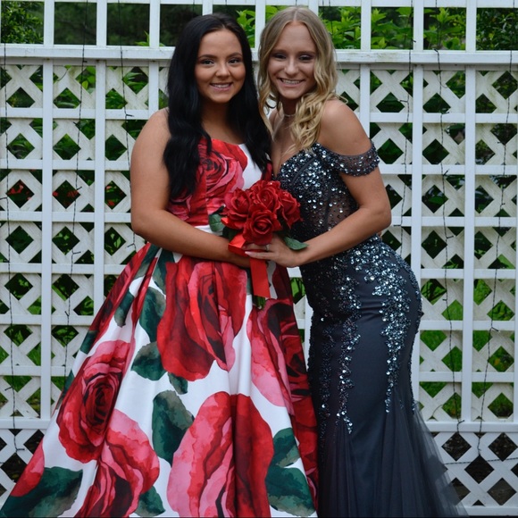 Sherri Hill prom dress - Picture 2 of 3